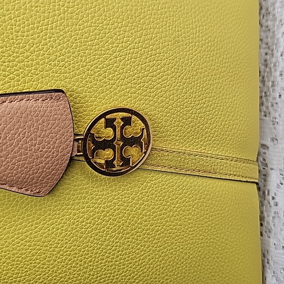 Tory Burch Perry Triple Compartment golden yellow leather shoulder bag purse - Picture 3 of 10